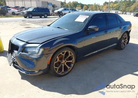 2015 Chrysler 300 300S z USA, uszkodzony, nr VIN 2C3CCABG9FH922537